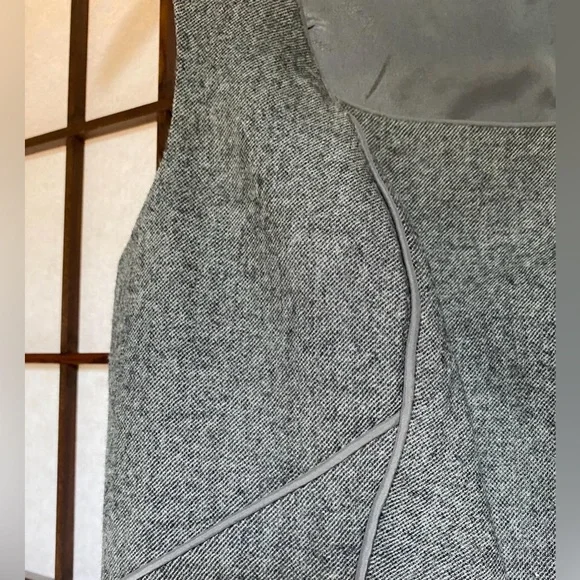 PRICED TO GO🚨 - Banana Republic stretch sleeveless dress - Picture 9 of 9